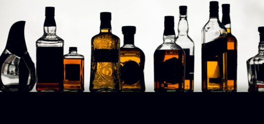Tipos de Whisky Explicados: Escocés, Irlandés, Americano, Japonés y Más 🌍🔥2025